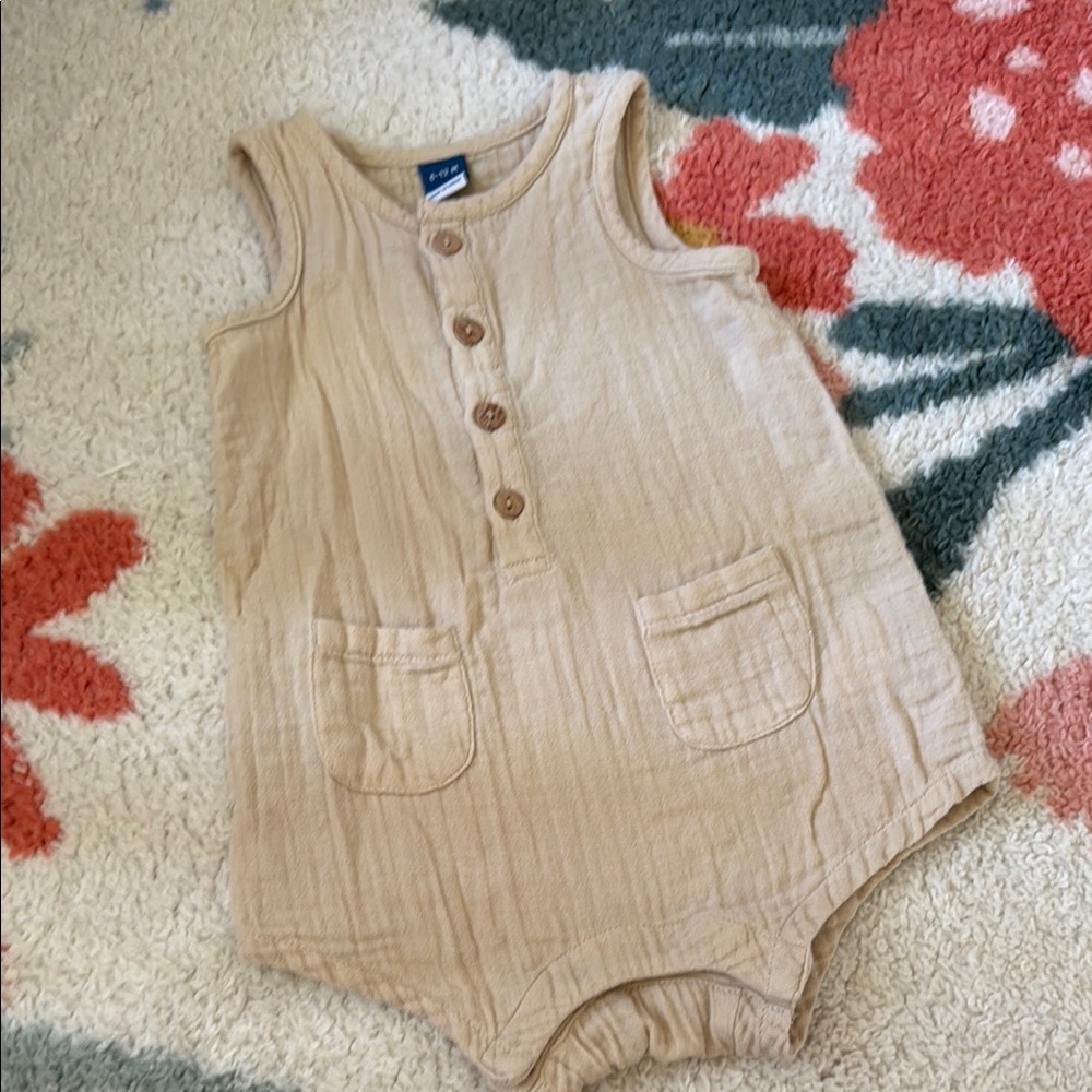 Baby girl linen romper